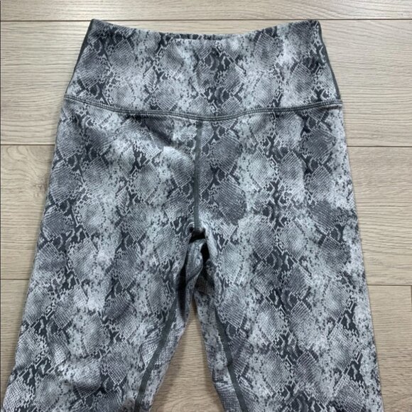 SPIRITUAL GANGSTER Essential High-rise Snake Print Leggings In Tonal Snake Print - Picture 5 of 12